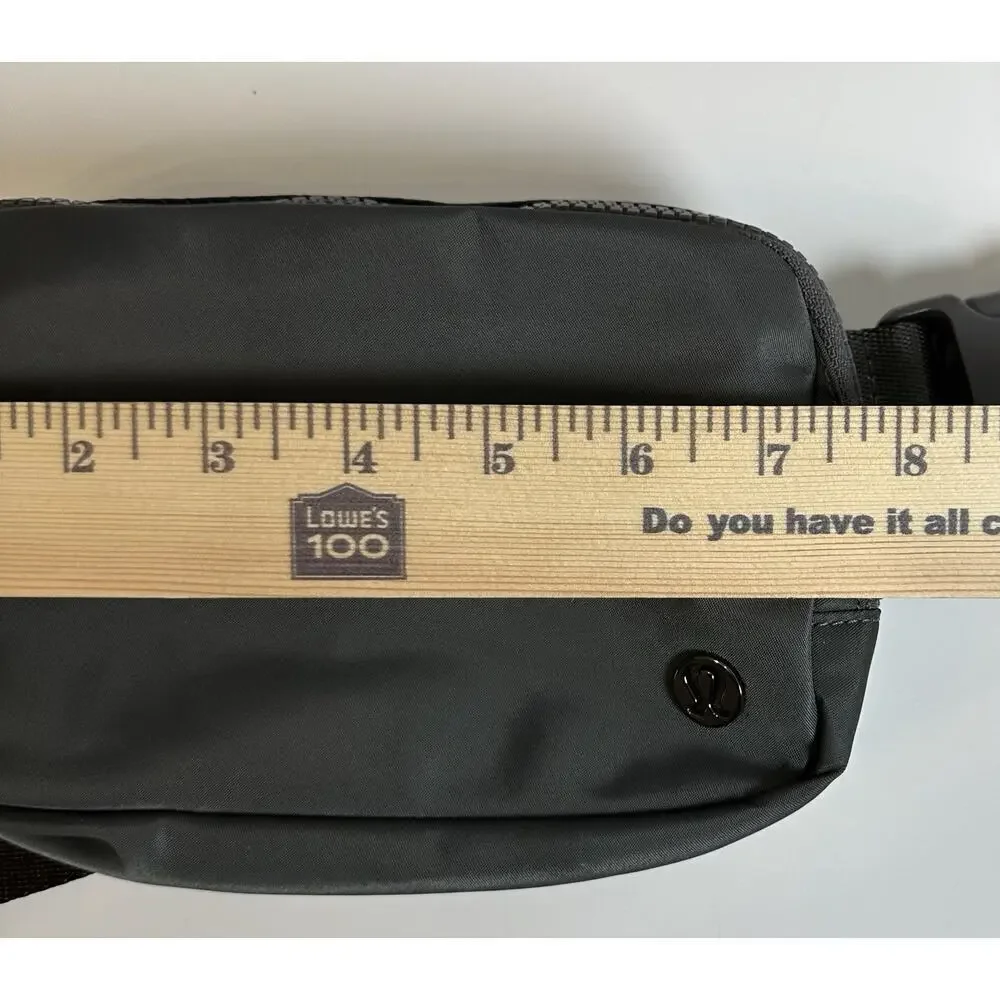 Lululemon Everywhere Belt Bag 1L - Asphalt Grey - One Size